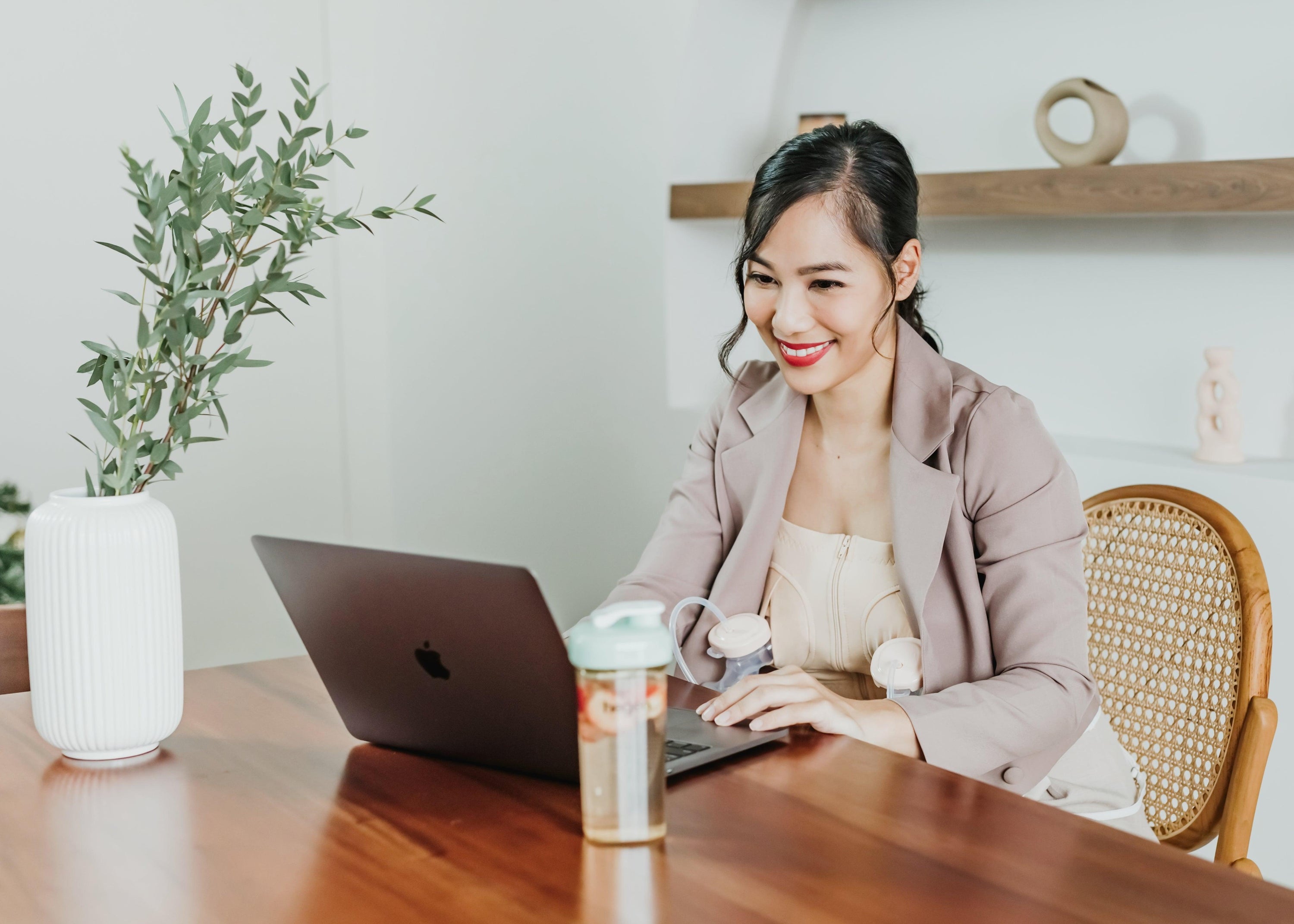 5 Ways To Ease Transition From Breast To Bottle Before Heading Back To Work - Hegen