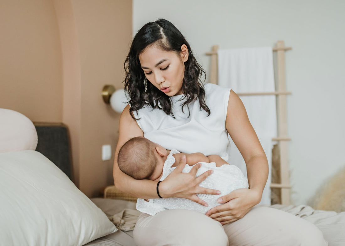 Breast is best for babies - Hegen