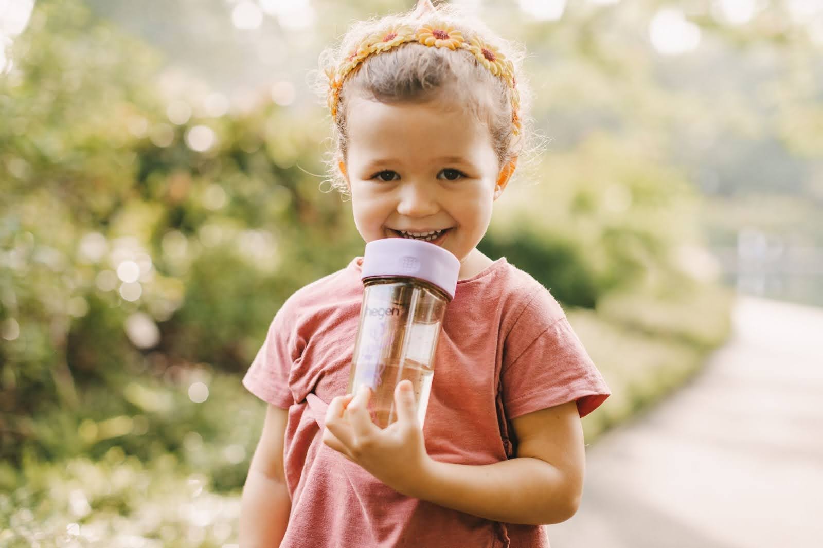 Transition from Baby Bottles to Open Cups: A Parent’s Guide