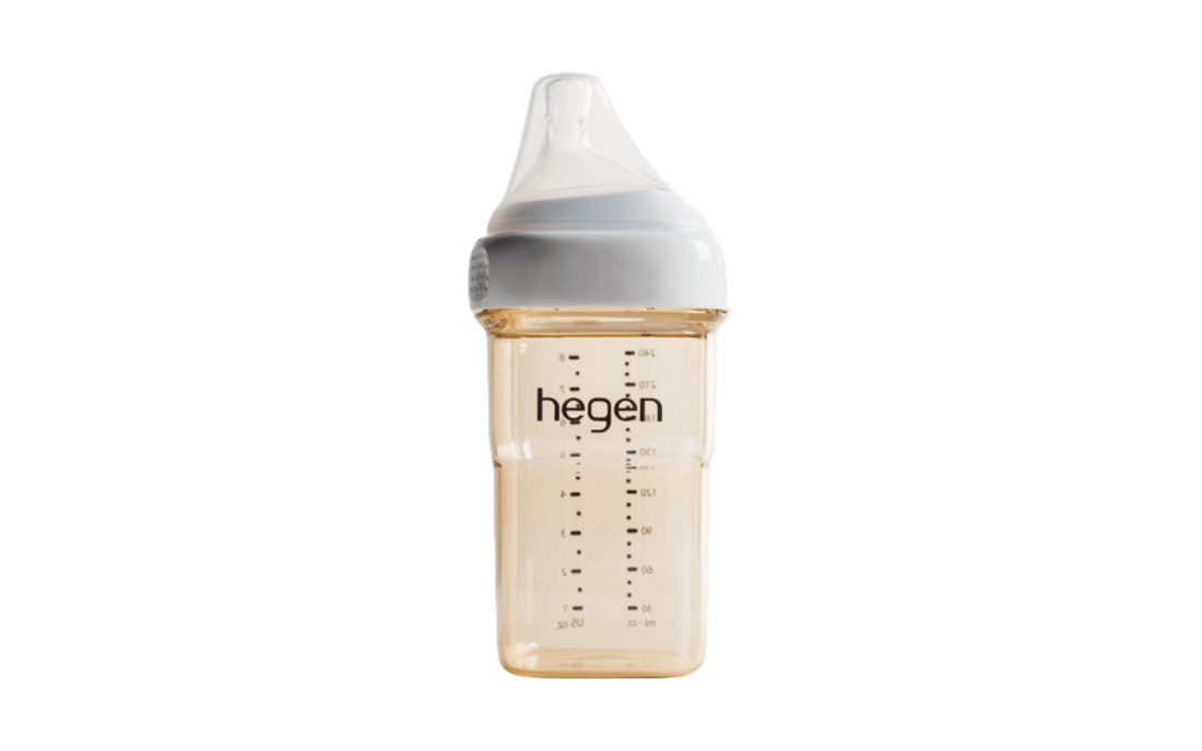 A transparent Hegen PCTO 240ml/8oz feeding bottle with medium flow teat suitable for 3 to 6 months.